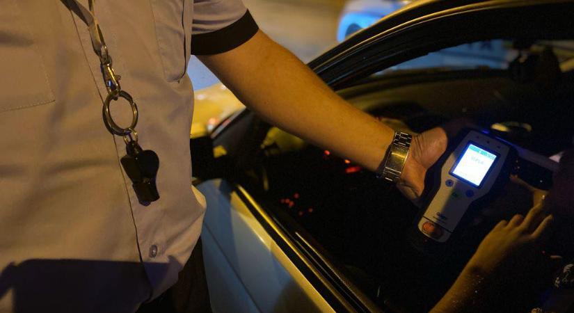 Hargita megye: árokba hajtott egy 20 éves ittas sofőr, két utasa megsérült