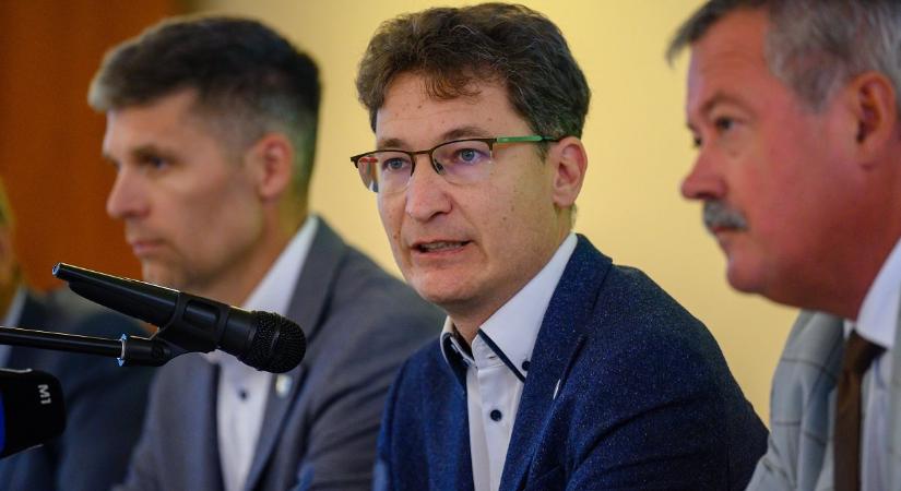 Cser-Palkovics András még rátolna egy feladatot Forsthoffer Ágnesre