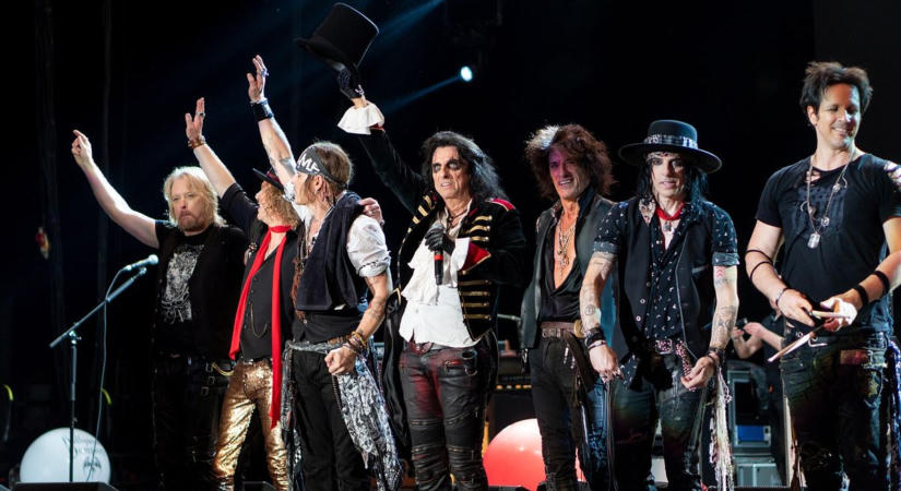Alice Cooper és Johnny Depp közösen mozgatja meg Budapestet!
