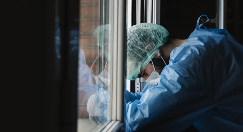 Milliárdos mentőövet dobna a kormány, de pillanatokon belül kiürülhetnek a hazai kórházak