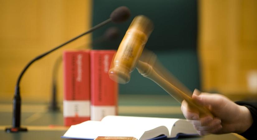 Életfogytiglanra ítélték a német orvost, aki legalább 15 betegét ölte meg