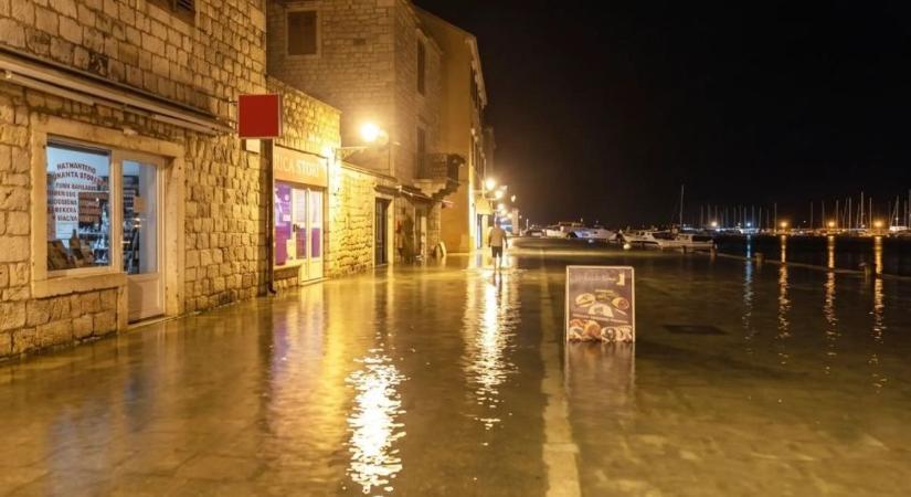 Meteocunami a szomszédban, a zalaiak egyik kedvelt nyaralóhelyén: hajók rekedtek a tengerfenéken, menekültek a turisták