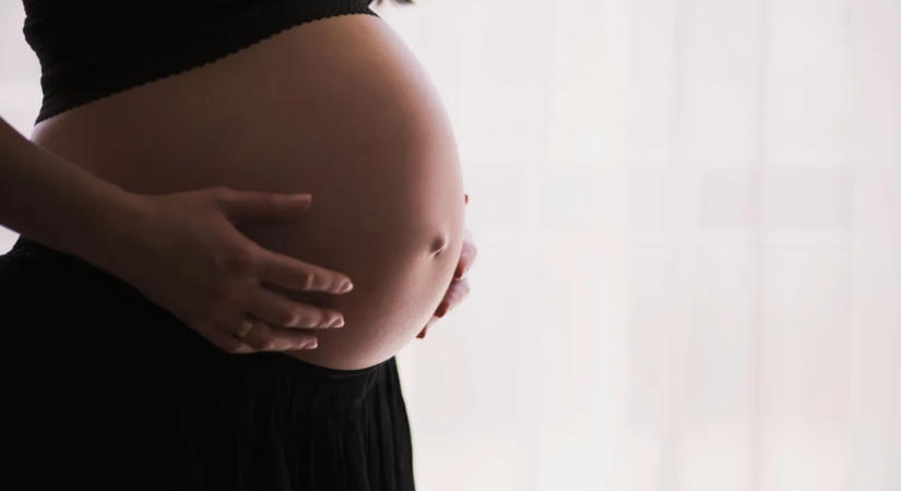 Át sem ölelhette újszülött gyermekét: egy egyszerű teszt megmenthette volna a kismama életét