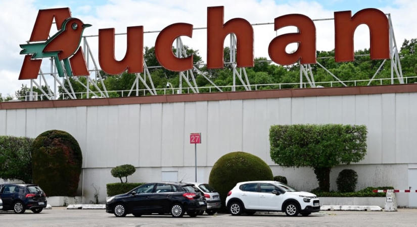Vezetőszáron vitték el az otthonából Jellinek Dánielt, a magyarországi Auchan tulajdonosát