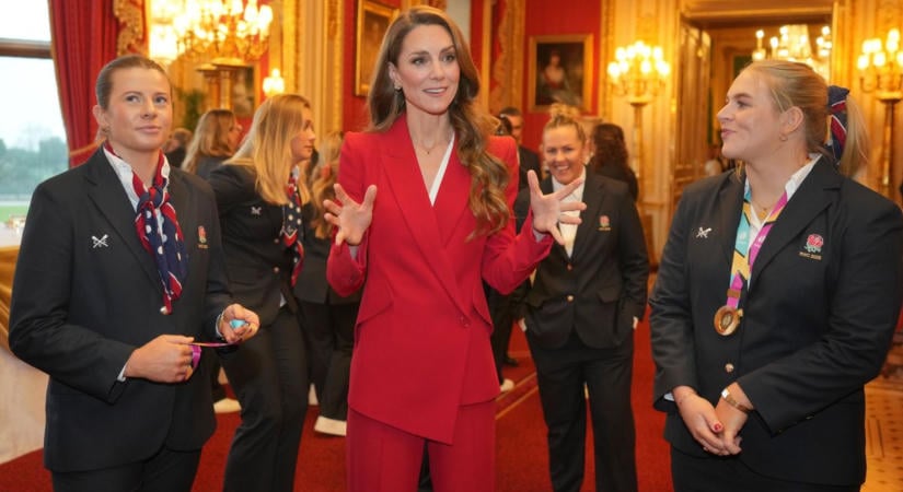 Légy te is olyan sikkes, mint Katalin hercegné: szerezd be a legnőiesebb nadrágkosztümszettet – Termékekkel, árakkal