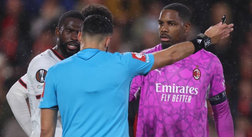 Arcon csapta ellenfelét, egyből piros lapot kapott az AC Milan kapusa