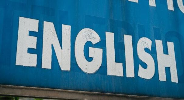 Több állást hirdetnek a cégek, de mérséklődik a munkavállalói aktivitás