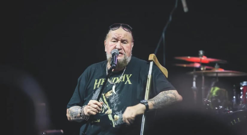 Örökre elhallgatott a blues királya: Deák Bill Gyula életének legemlékezetesebb pillanatai képeken