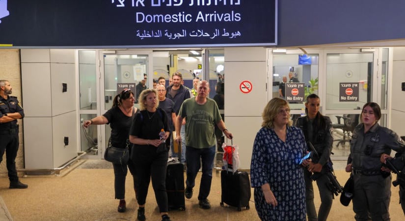 A másodpilóta megpróbálta tönkre tenni a műszereket a Flydubai Tel-Avivba tartó járatán az egyik utas szerint