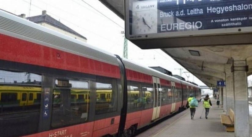 Kábeltűz után tömegjelenetek Hegyeshalomban - Ezek a friss információk a MÁV-tól vasárnap reggel
