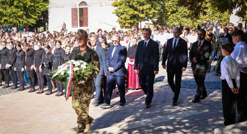 A magyar szabadság iránti rendíthetetlen hűség áldozataira emlékeztek Szekszárdon (GALÉRIA)