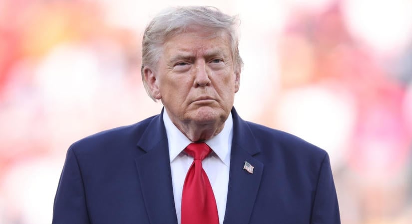 Páros lábbal szállt bele Zelenszkijbe Trump, szerinte az ukrán elnök a béke legfőbb akadálya
