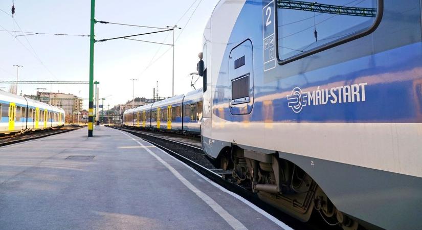 Váratlan fennakadás miatt Zalaegerszegen vesztegel, és jelentős késéssel közlekedik a szerelvény
