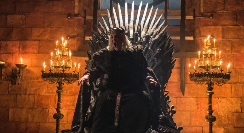 Újabb előzményt kap a Trónok harca, amiben az őrült Targaryen-király történetét ismerhetjük meg, és már meg is jött az első kép a szereplőkről
