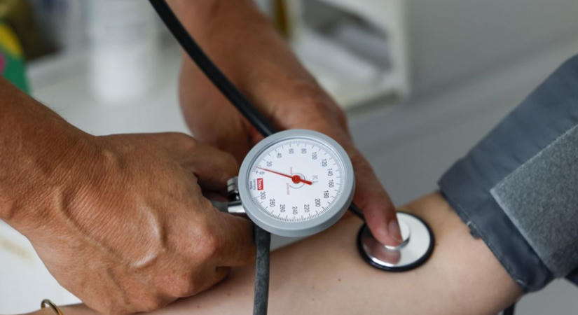 Éjszaka derülhet ki, miért magas valakinek a vérnyomása