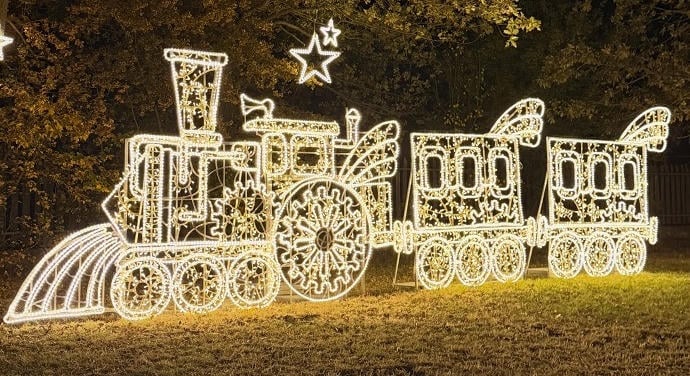 Óriási léghajó és víz alatti fényvilág vár Szolnok új fényparkjában