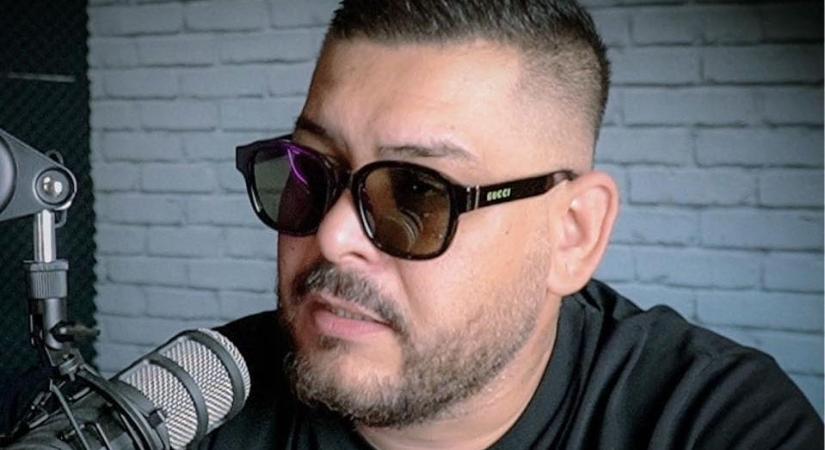 Ábrahám Róbert durva stílusban gyalázta Deák Dánielt, miután az exmegafonos bírálta, hogy Kátai-Németh Vilmos vakságán gúnyolódott