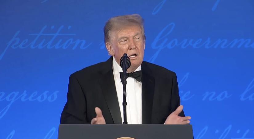Videó: Trump egy női újságíró külsejére tett megjegyzést, majd egy transznemű influenszerhez hasonlította