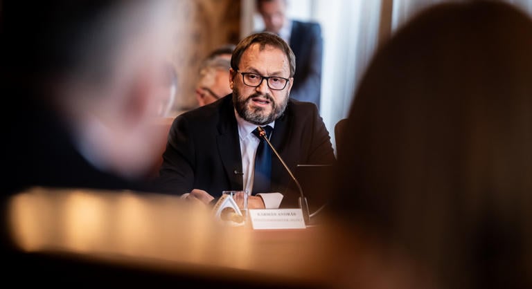 Kármán András bejelentést tett: januártól 120 ezer forintra emelkedik a nyugdíjminimum