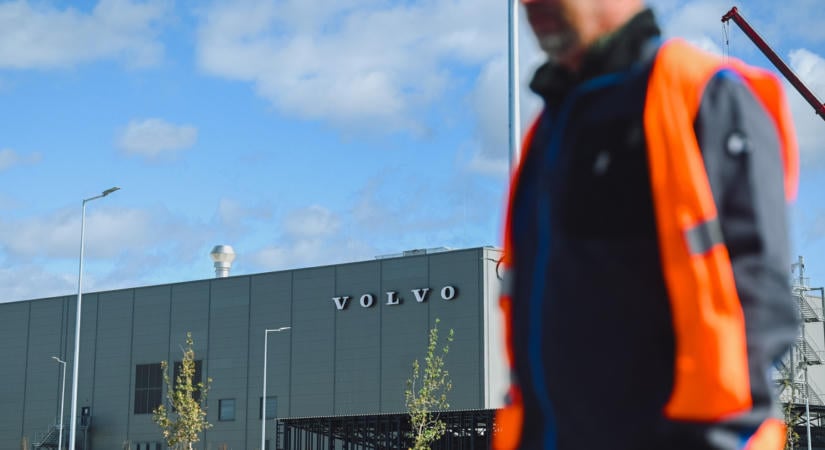 Mélyponton a Volvo, 333 millió eurós veszteség és tömeges leépítés az autógyárnál
