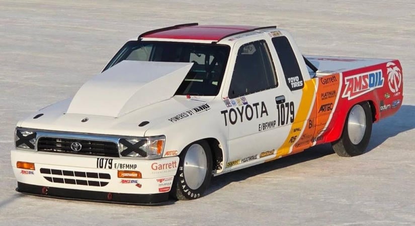 Egy 35 éves Toyota a világ leggyorsabb pickupja