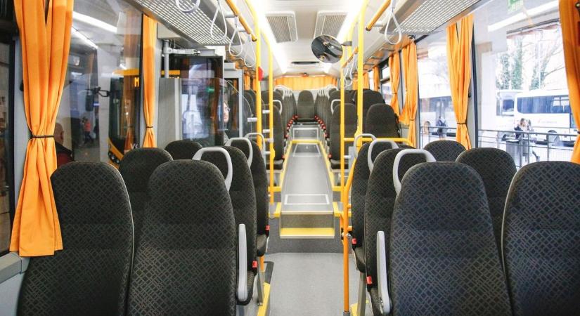 Naponta több mint 42 ezer járat adatai követhetők valós időben, köztük a Vas vármegyében közlekedő buszok is