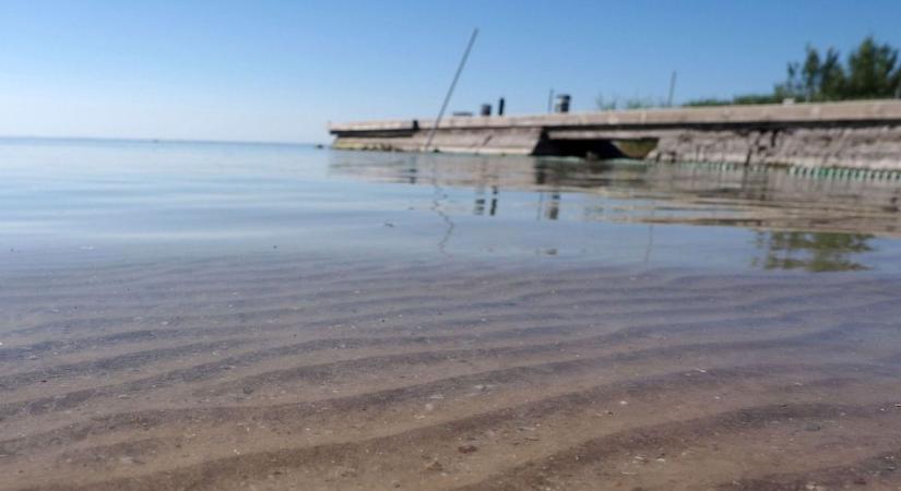 Fejbe lőtt holttestet találtak a Balatonban Balatonszepezd és Révfülöp között (frissítve)