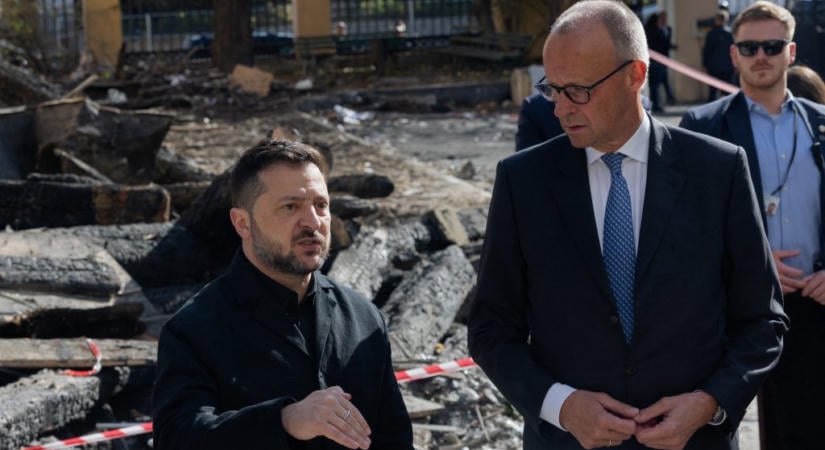 Merz Kijevben a háború befejezésére szólította fel Putyint, dróntámadás érte az egyik kijevi hidat