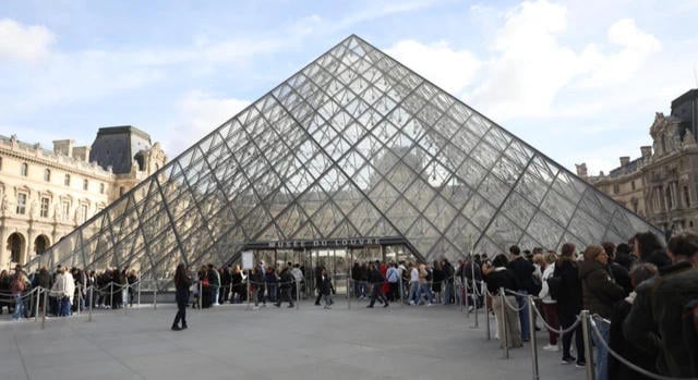 Átfogó felújítást és állami támogatást sürget a Louvre igazgatója