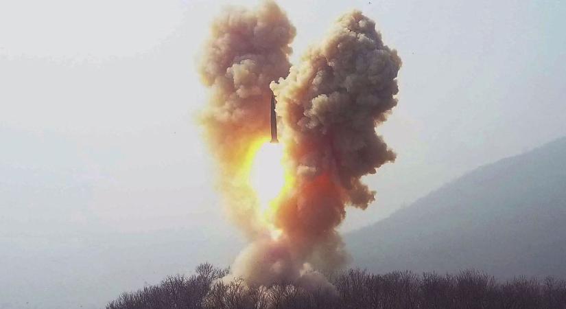 Háborús válaszlépést szimulált Észak-Korea