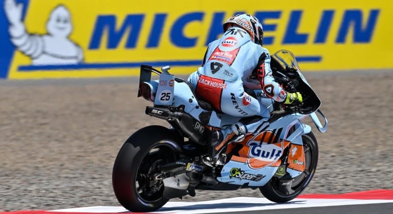 MotoGP: Aprilia-tarolással indult a hétvége Indonéziában