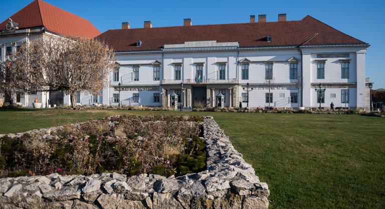 Nyilvánosságra került Sulyok Tamás Velencei Bizottságnak küldött beadványa
