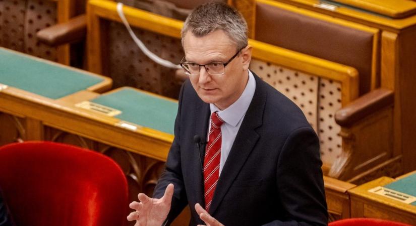 Rétvári Bence: Tatárjárás a közmédiában?