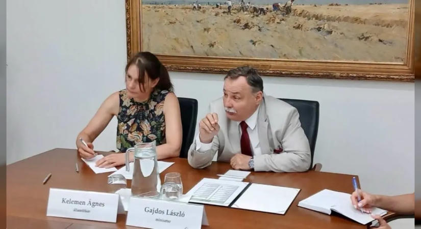 Gajdos László a medencefeltöltés, autómosás, sportpályalocsolás mellőzését kéri