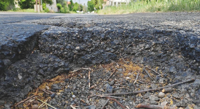 Ilyen utakon Zrínyi elhalasztotta volna a kirohanást; járhatatlan a 6-os út – durva levélben osztják ki az illetékeseket