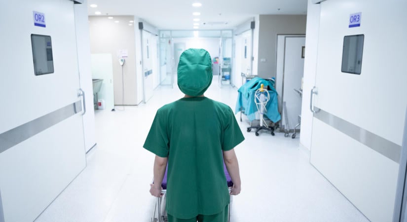 Váratlan akadályba ütközött az orvosi kamara: a köztársasági elnök visszadobta az új törvényt