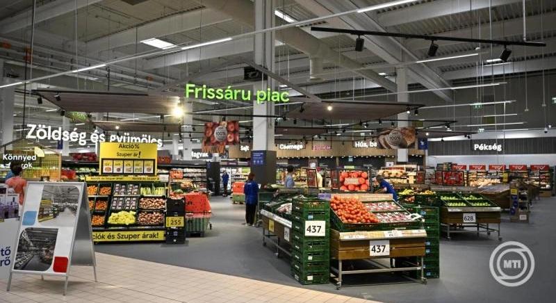 Átadták a megújult budaörsi Tesco áruházat