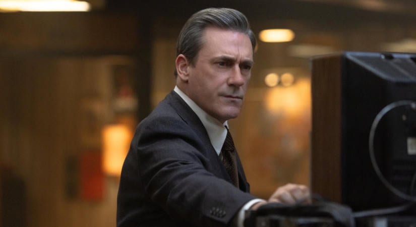 Mától az HBO Maxon: Jon Hamm új thrillersorozata egy megtörtént túszdráma történetét dolgozza fel