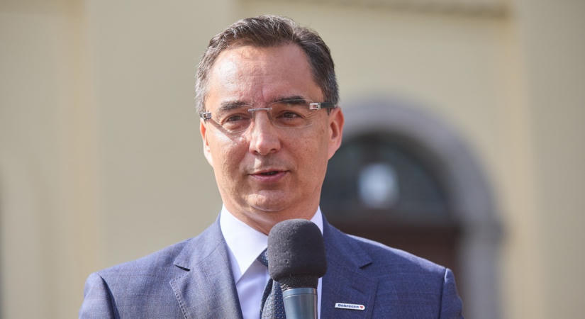 „Vagy ő, vagy én” - Botrány az egyetemi tanévnyitó körül, Debrecen polgármestere nekiment Lannert Juditnak