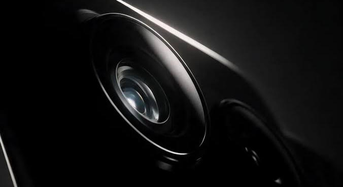Már villantott a Motorola a Signature 27-ből – Swarovski-kristályokkal készülhet az új luxusmobil