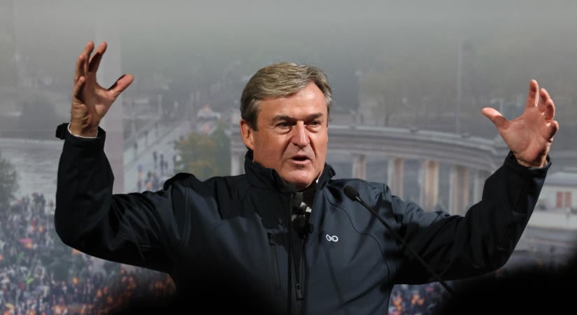 Feljelentést tett a gazdasági miniszter