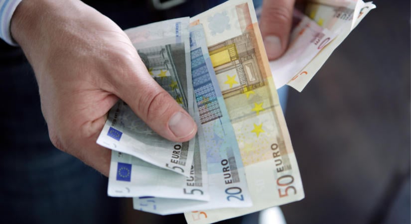 Ítéletet mondott Magyarországról a Fitch: érinti a 2032-es euróbevezetést is a hitelminősítő előrejelzése