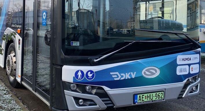 Új hidrogénbusz jelenik meg a magyar utakon