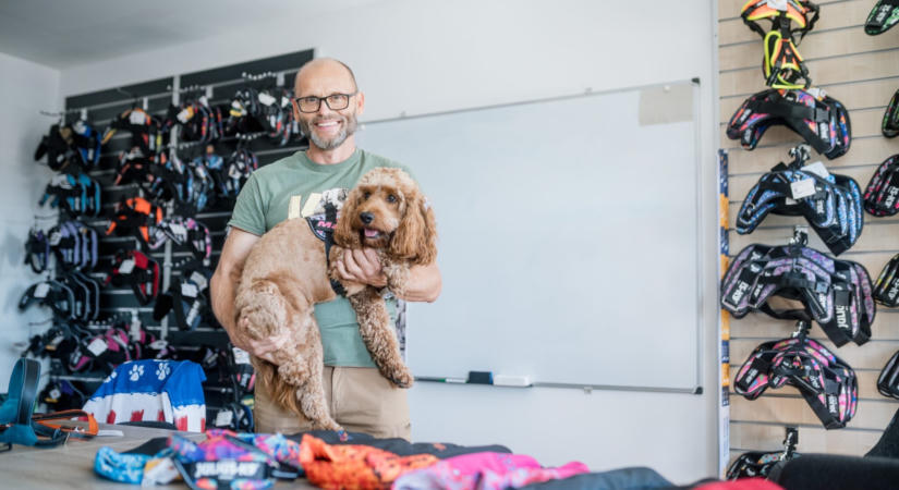 A magyar sikersztori, amit Kína majdnem kinyírt – a Julius-K9 egy dogma elhagyásával így épített túlélési stratégiát a Temu ellen
