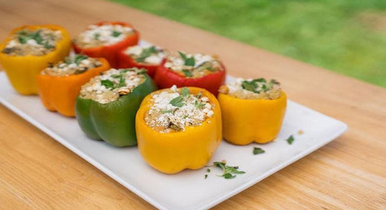 Quinoával töltött grillezett paprika mediterrán módra - könnyű vega vacsora