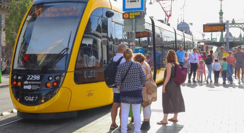 Új villamos mutatkozott be