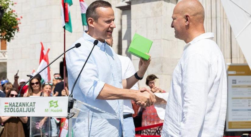 "Fidesz-árváknak" udvarol a Mi Hazánk Mozgalom