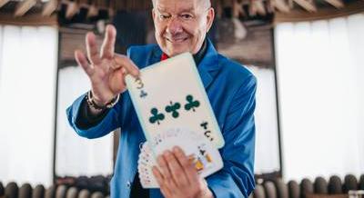 „Becsapta a nézőket, de ők büszkék voltak erre” – Fülöp Tibor bűvész Rodolforól