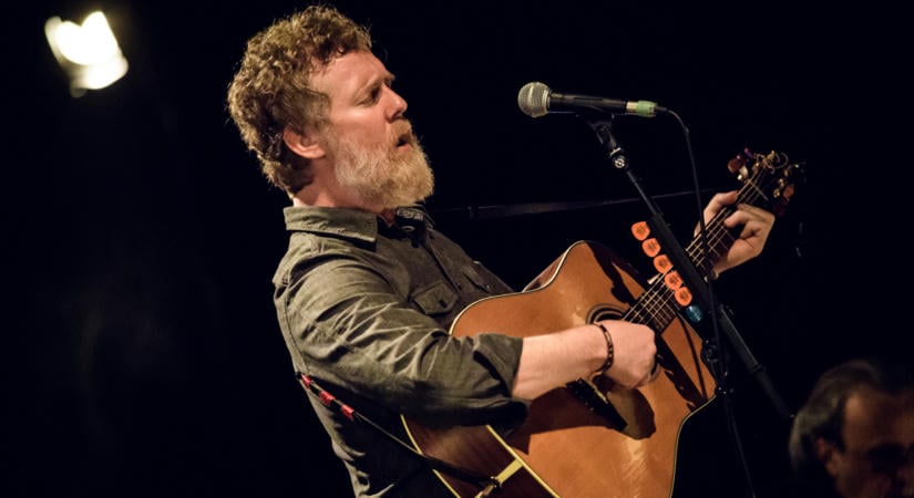 Motorbalesetben meghalt Glen Hansard