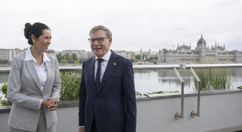 Berlin új magyar fejezetről beszél, Orbán megint harcra készül
